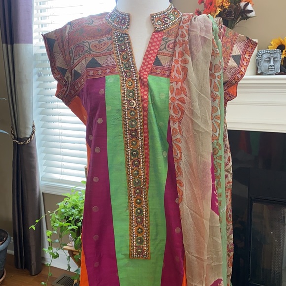 Indian Salwar kameez / shorter length Kurta multicolored NWOT Sz M - Picture 3 of 12
